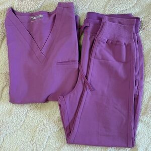 Mandala scrubs set in color Mulberry